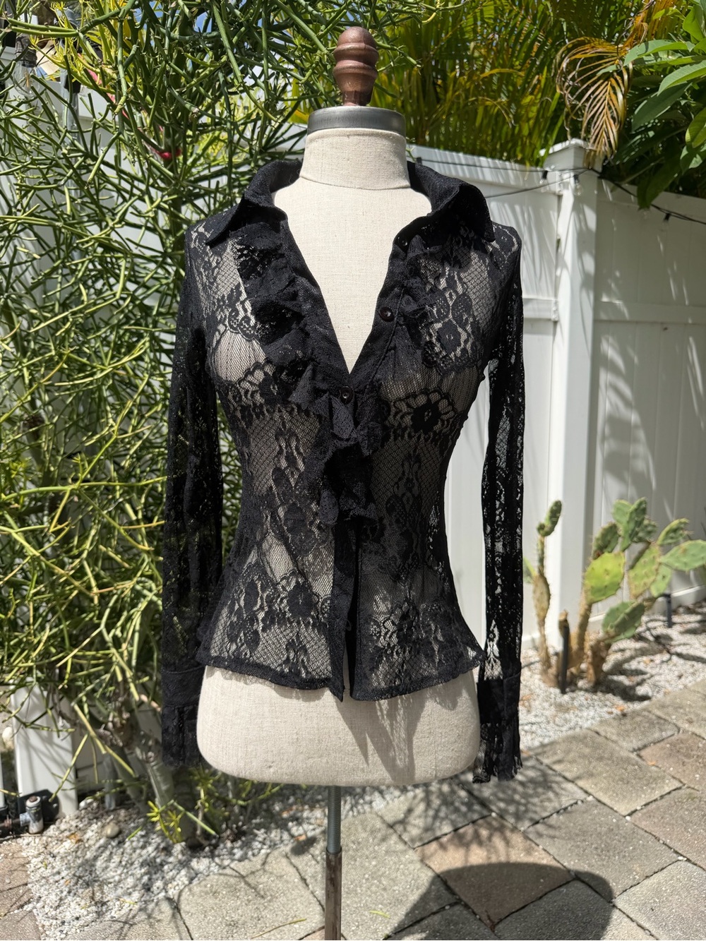 y2k UNYX Black Lace Ruffle Button-Front  Women's Top